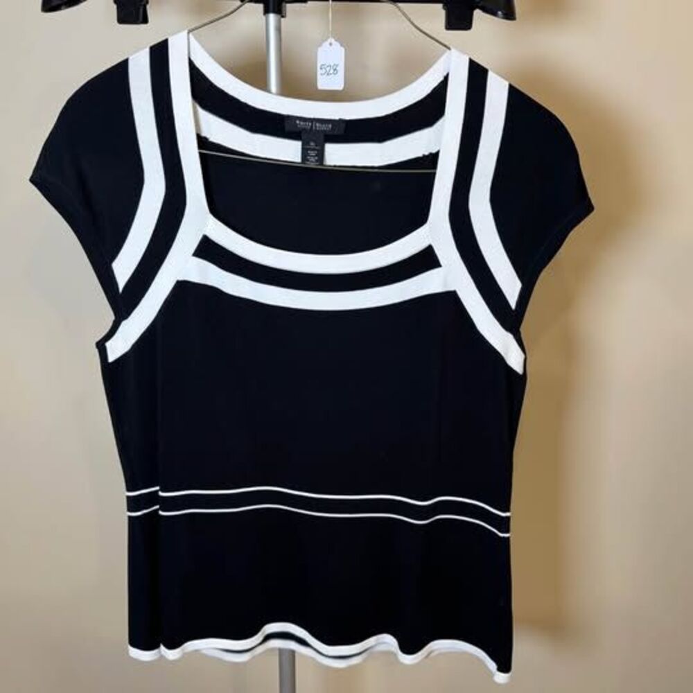 White House Black Market Black & White Knit Top Size XL